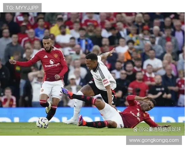 利物浦与曼联的巅峰对决 谁能在英超激战中占得先机 利物浦与曼联的巅峰对决 谁能在英超激战中占得先机