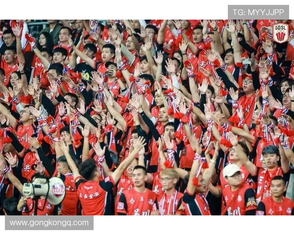 广州足球队耐力变革引发热议球迷期待新赛季的精彩表现与突破