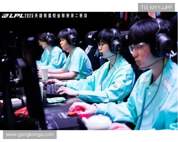 赛后分析:LNG与FPX对决中的节奏掌控与战术演绎 赛后分析:LNG与FPX对决中的节奏掌控与战术演绎