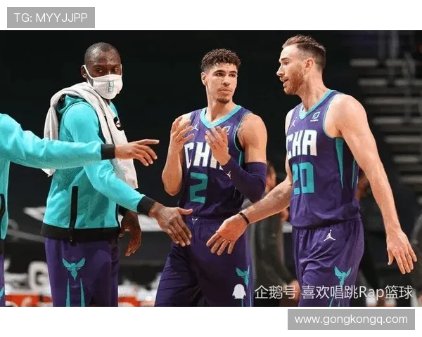 哈维西蒙斯:天才少年在足球场上的崛起与未来展望 哈维西蒙斯:天才少年在足球场上的崛起与未来展望